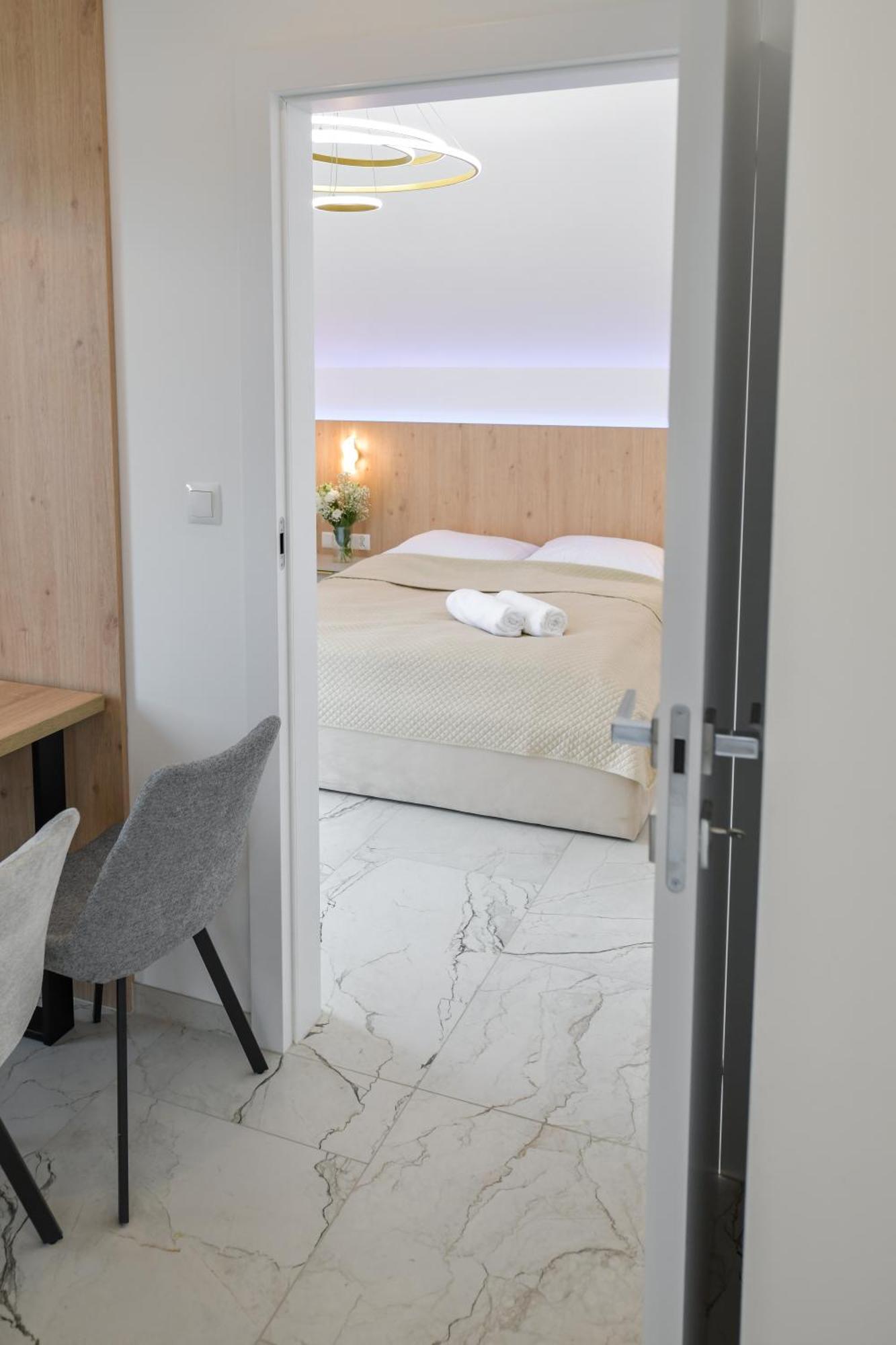 Apartamento Słoneczne Wzgórze Zator Exterior foto